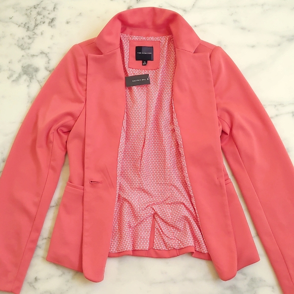 NWT. The Limited Rayon Blended Orange Blazer with lining and pockets. - Picture 4 of 5